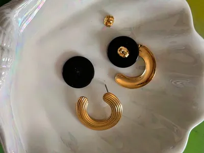 Avon Goldtone Convertible Color Disc Earrings