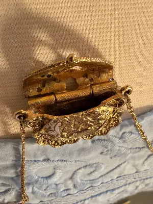1928 Gold tone Filigree Purse Locket
